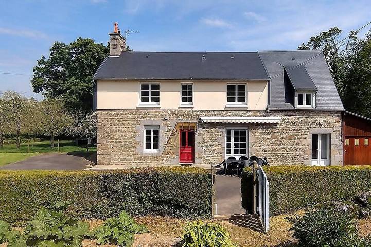 Location de vacances pour 8 personnes, avec Terrasse et Jardin à Villedieu-les-Poêles