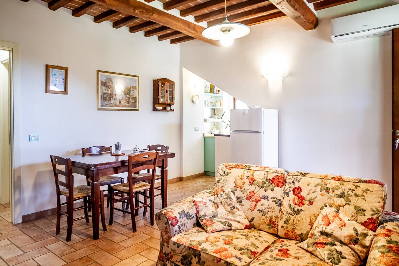 Apartamento entero, Apartamento 'Villa Rosanna' con terraza privada, jardín privado y aire acondicionado. in Castiglione della Pescaia, Provincia de Grosseto