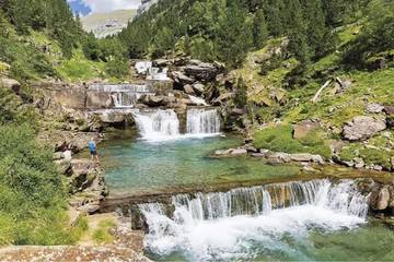 Gîte pour 4 personnes, avec piscine à Sabiñánigo