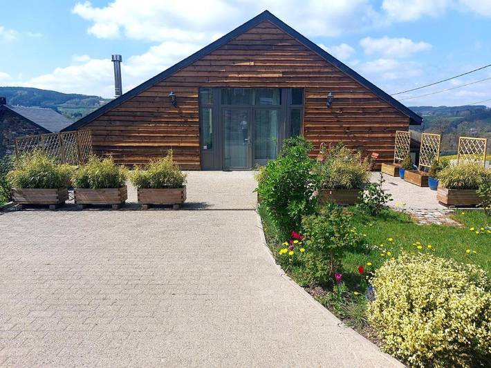 Location de vacances pour 4 personnes, avec Jacuzzi et Terrasse ainsi que Jardin et Sauna dans Bellevaux-Ligneuville