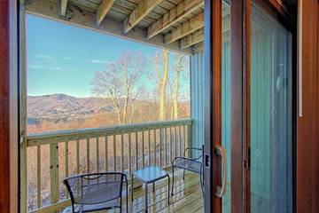 Vacation Rental for 8 Guests in Blue Ridge Parkway, Sugar Mountain, Picture 4