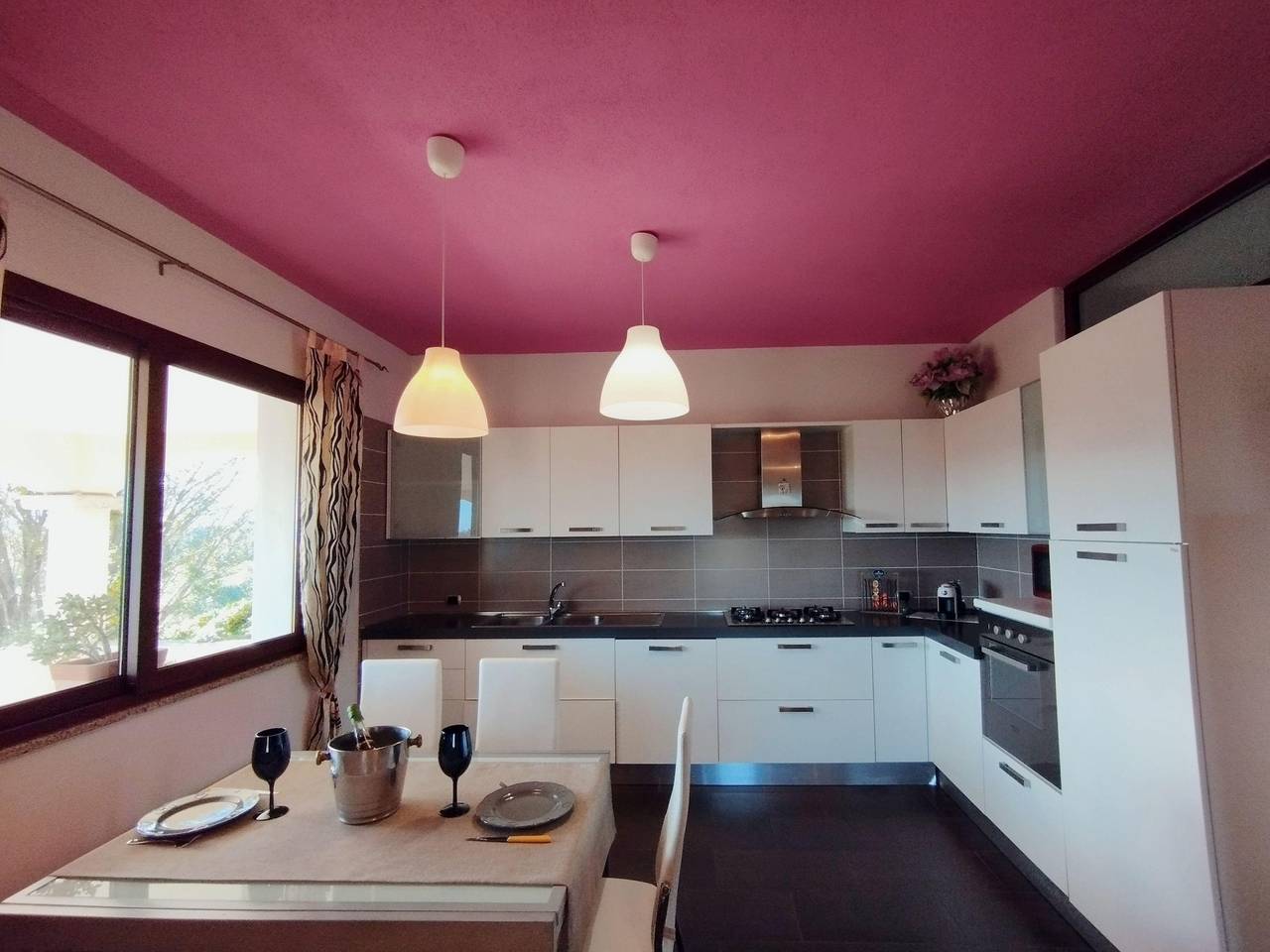 Casa vacanze con giardino e zona barbecue,3 camere letto,1 km dal mare in La Caletta, Siniscola