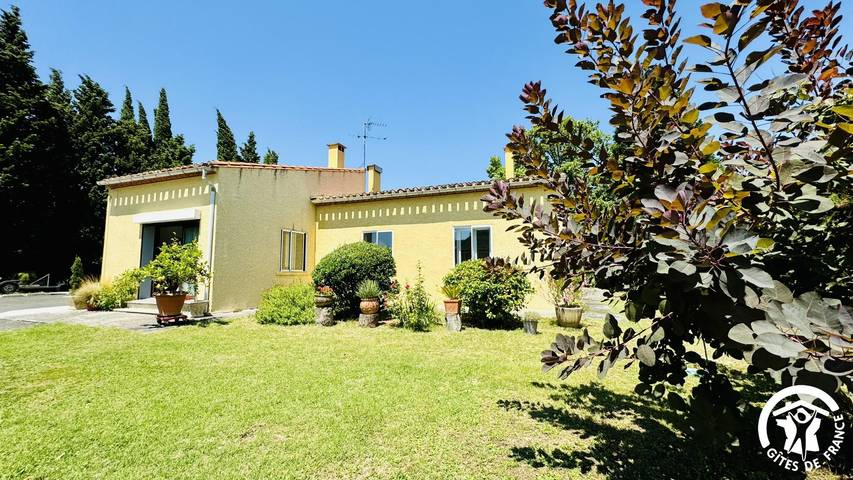 Gîte pour 6 personnes, avec jardin à Saint-Martin-Lalande