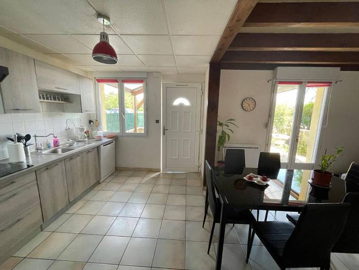 Location de vacances pour 9 personnes, avec vue et jardin à Salmiech - 2