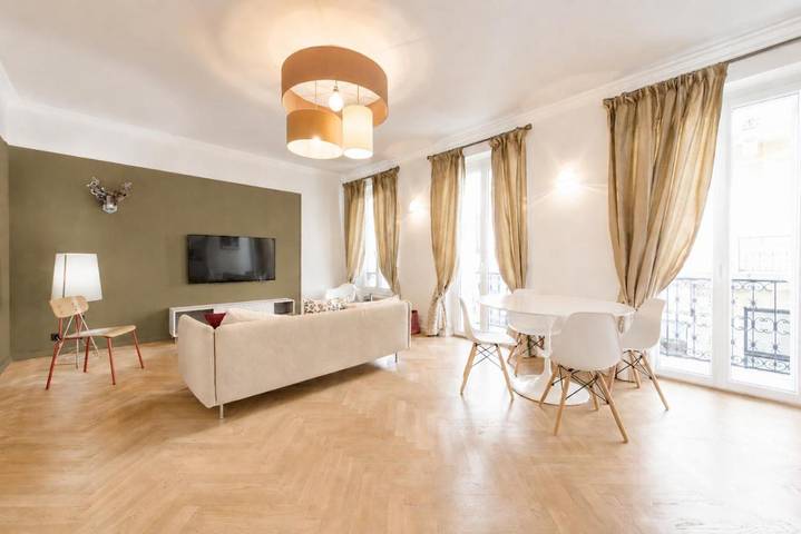 Gîte pour 5 personnes, avec balcon dans Casino De Saint Raphael
