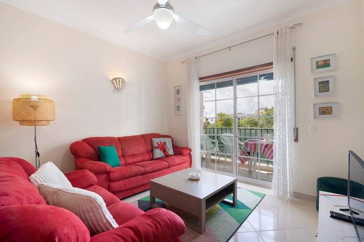 Entire apartment, Holiday Home 'Zuri' with Balcony and Wi-Fi in Cabanas de Tavira, Conceição e Cabanas de Tavira