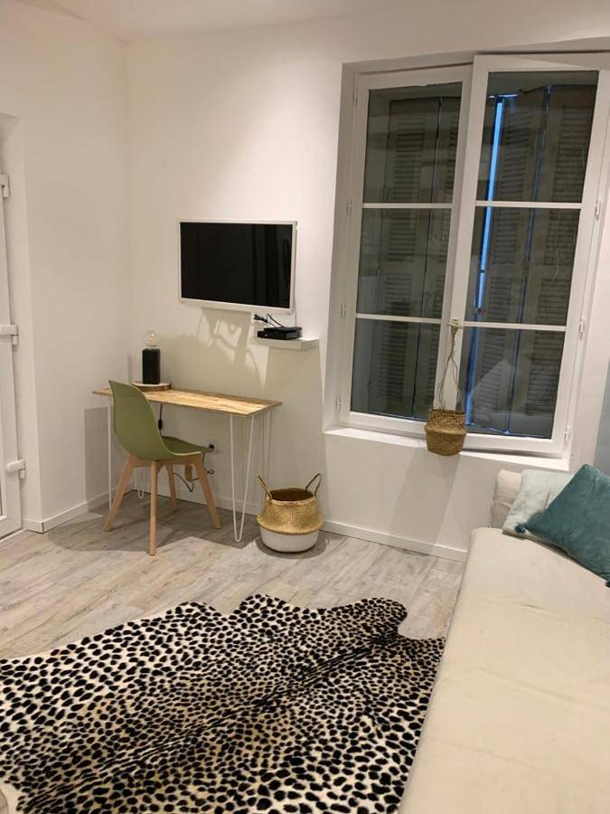 Gîte pour 4 personnes, animaux acceptés dans Basilique De Sainte Marie Majeure La Major Marseille - 2