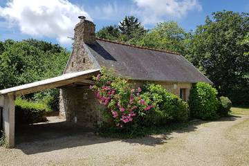 Gîte pour 4 personnes, avec terrasse et jardin à Peumerit