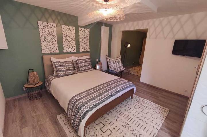 Villa pour 12 personnes, avec jacuzzi ainsi que balcon et jardin dans Yonne - 2