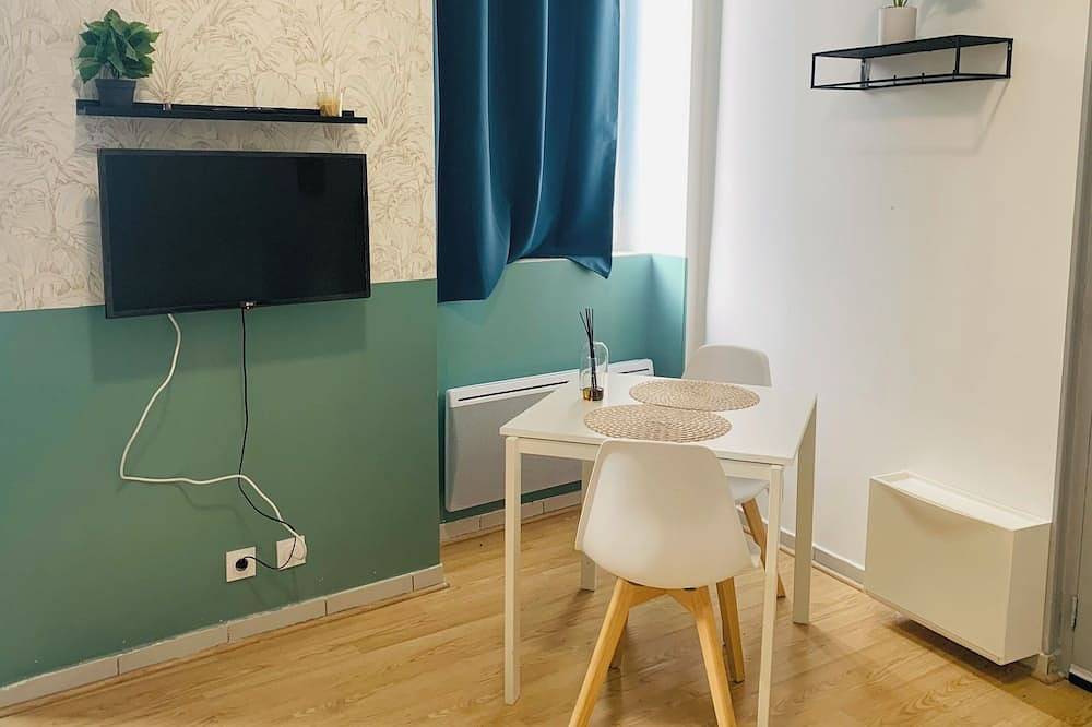 Entire apartment, T1 bis for 3 people Private and separate kitchen bathroom in Saint-Brieuc, Côte de Goëlo