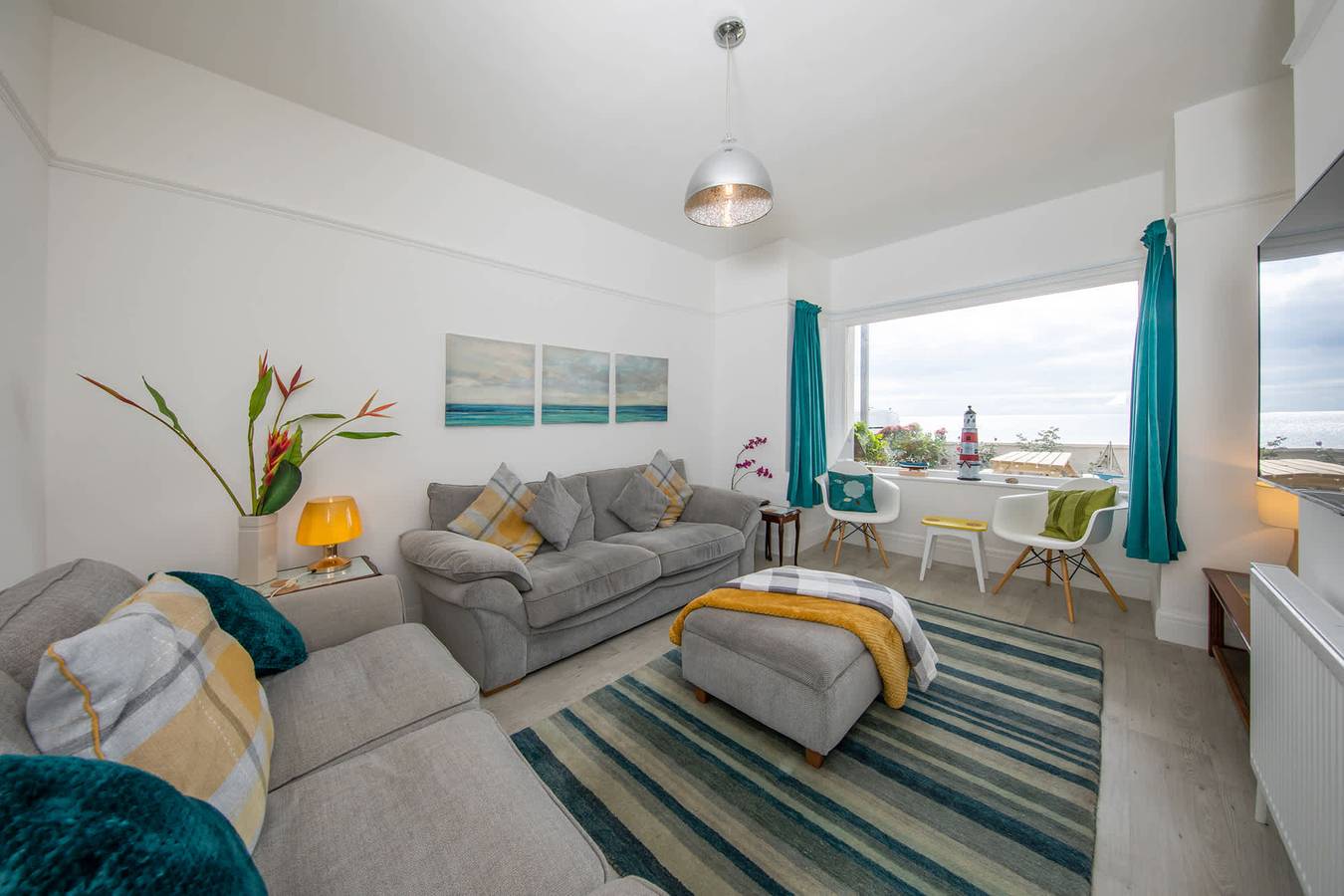 Ganze Wohnung, Absolute Beachfront with Decked Garden Oasis and Views in Bognor Regis, West Sussex