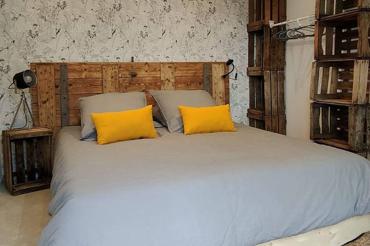 Location de vacances pour 4 personnes, avec terrasse à Saint-Étienne-de-Fontbellon - 4