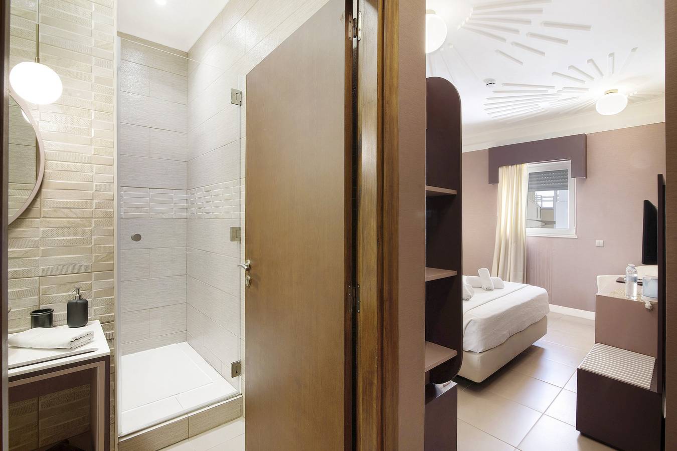 Quarto 'Quarto Casal Comfort Plus 104' com Terraço Partilhado, Wi-Fi e Ar Condicionado in São Pedro (Faro), Faro