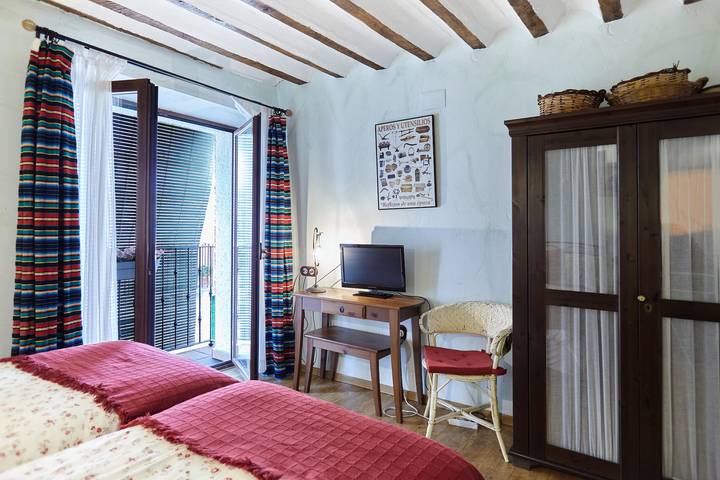 Habitación 'El Yelmo' con vistas a la montaña in Hornos , Parque natural de las Sierras de Cazorla y Segura