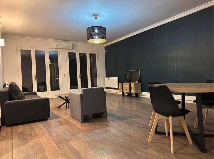 Location de vacances pour 4 personnes, avec terrasse ainsi que vue et jardin à Créteil