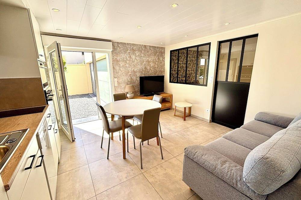 Appartement entier, Studio 1 chambre tout équipé, au calme, à Montmédy in Montmédy, Verdun