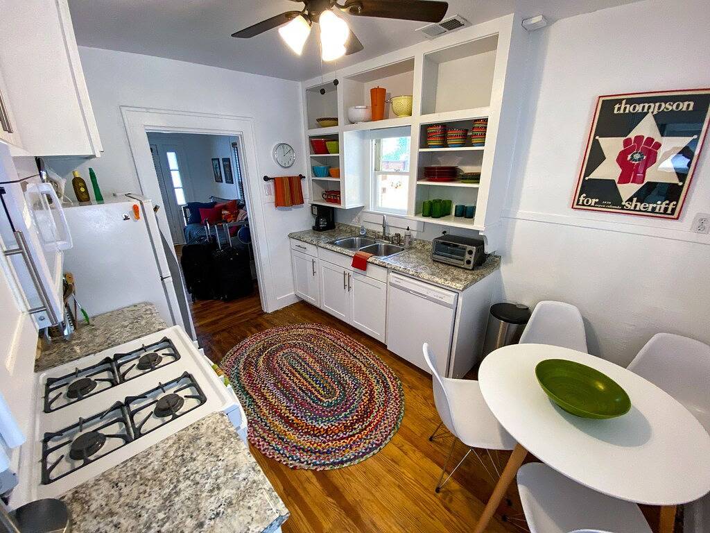 Neue Auflistung! Entzückender 6th Street Bungalow in Austin, Travis County