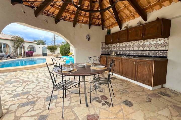 Chalet para 6 personas, con jardín y piscina, Familias con niños en l'Alacantí - 2