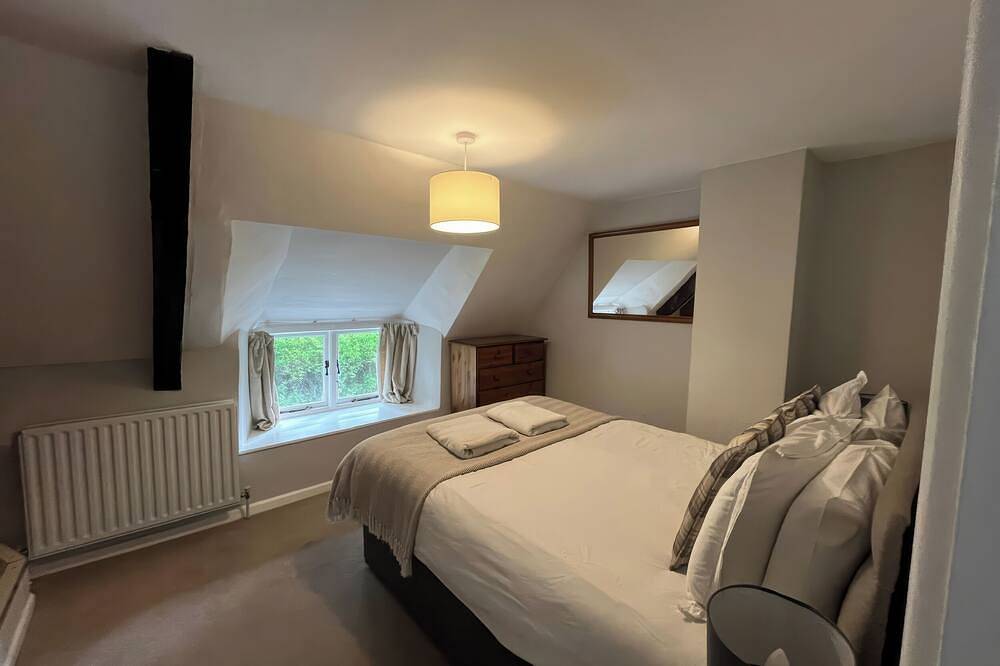 Little Ivy, pet friendly, with a garden in West Lulworth in Lulworth Cove, Dorset