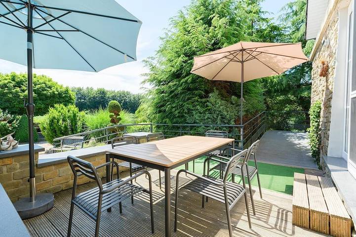 Ferienhaus für 30 Personen, mit Terrasse und Garten sowie Sauna