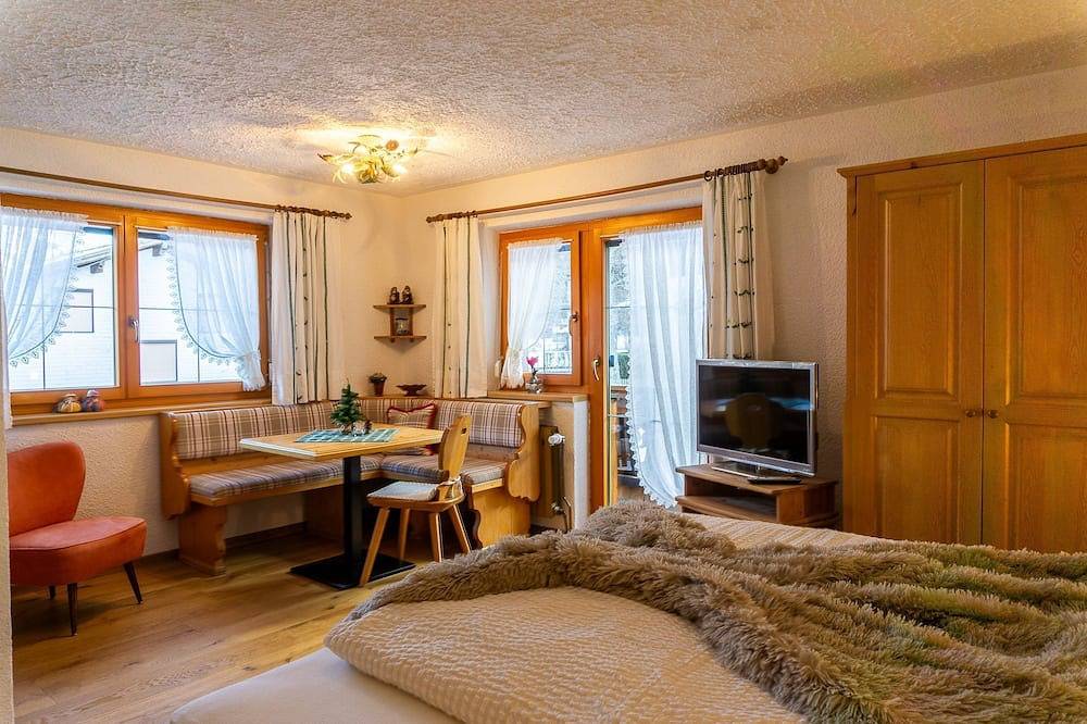 Ganze Wohnung, Doppelzimmer - Gästehaus Schmid in Grän, Allgäuer Alpen (Österreich)