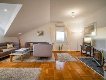 Ferienwohnung für 6 Personen, mit Terrasse und Garten in Sukosan