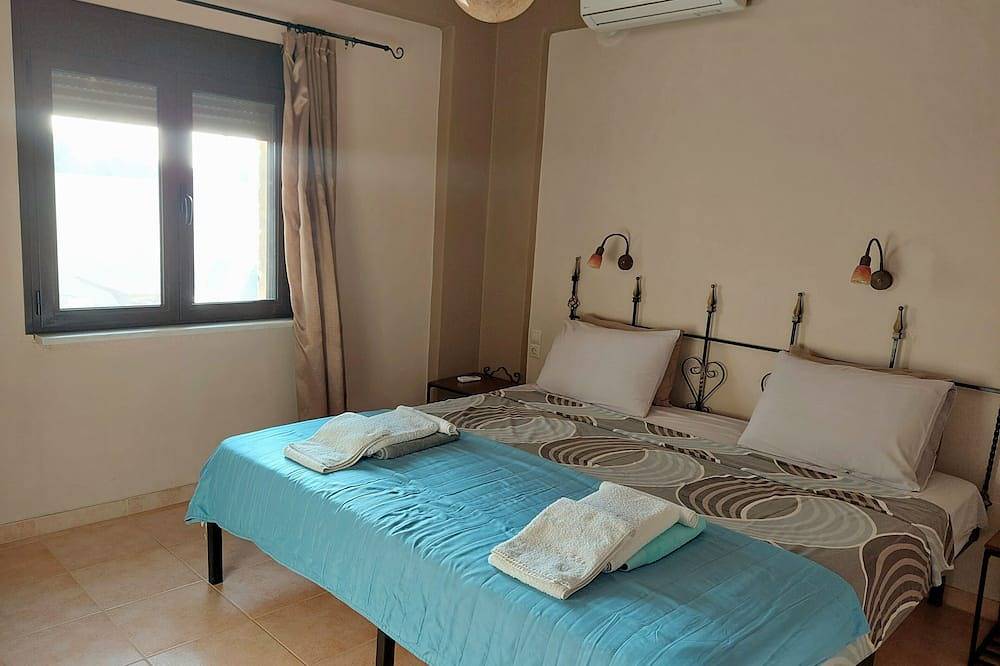 Ruhig gelegen, inmitten von alten Olivenbäumen mit privatem Pool und Garten! in Pitsidia, Iraklio-Heraklion und Umgebung