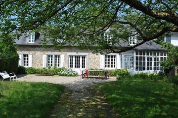Gîte pour 9 personnes, avec jardin à Tréflez