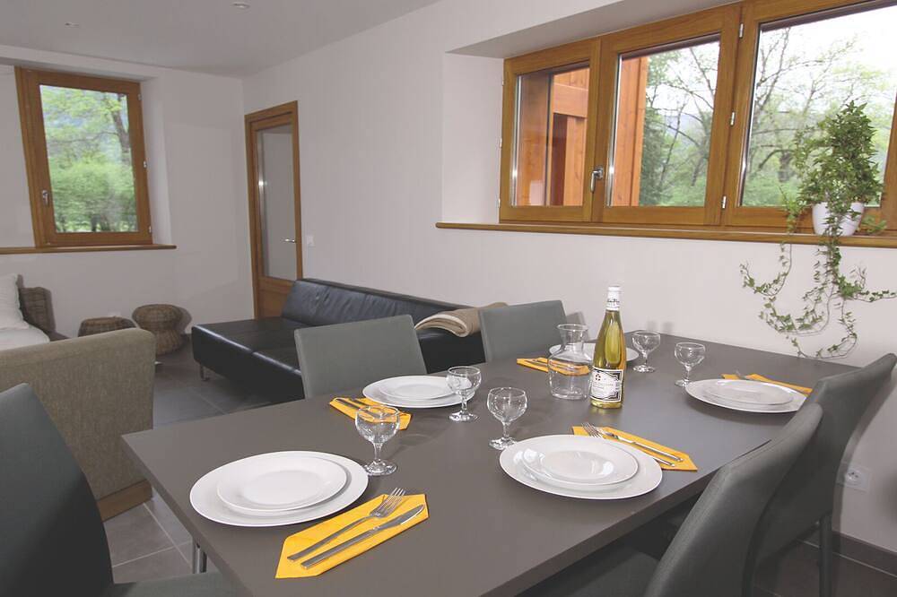 Apartamento entero, Entre El Lago Y Las Montañas: L'Arcalod - encantadora casa de campo ★★★ en el corazón de Saboya in Faverges, Parque natural regional del Macizo de Bauges