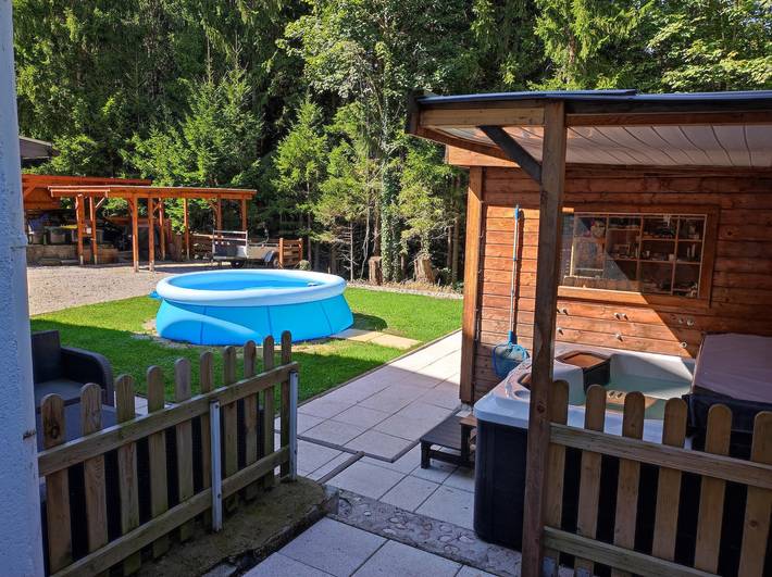 Ferienwohnung für 4 Personen, mit Balkon und Terrasse sowie Garten und Sauna in Altmünster
