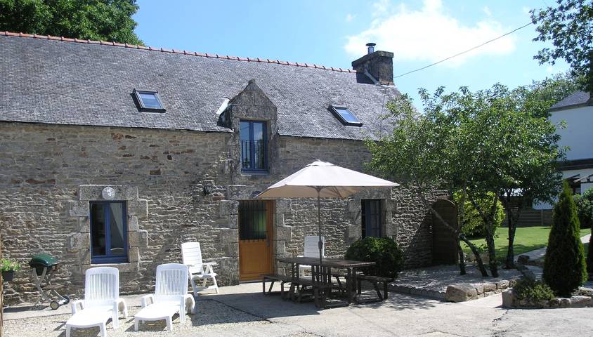 Gîte pour 6 personnes, avec piscine, adapté aux familles