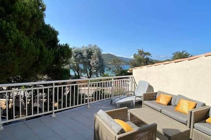 Gîte pour 6 personnes, avec balcon dans Plage du Ruppione