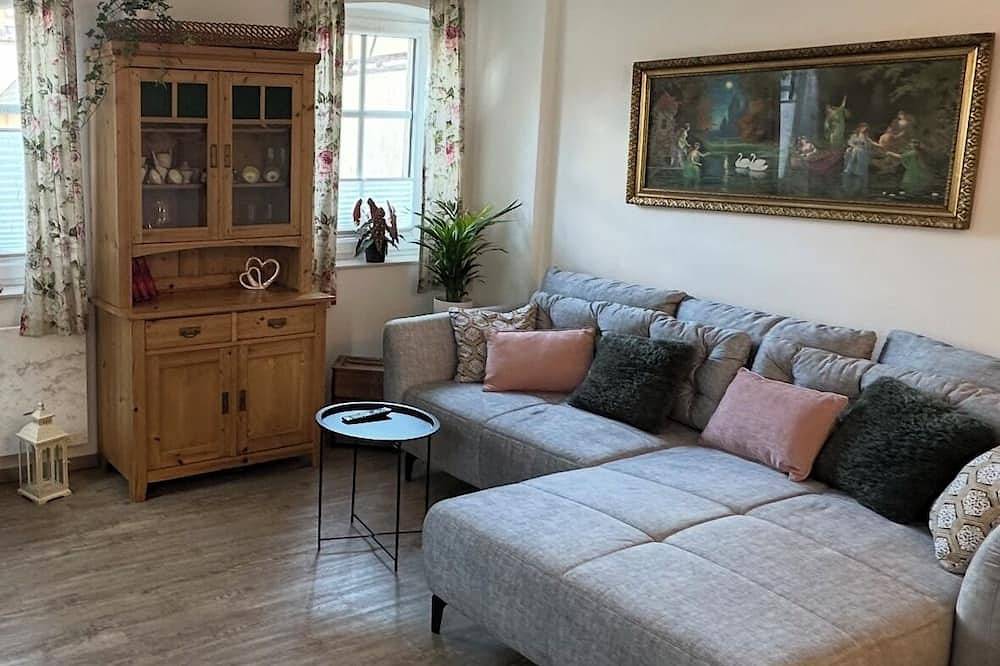 Ganze Wohnung, 60 qm große Ferienwohnung im Eg mit Garten und Innenhof für 2 Personen in Michelau in Oberfranken, Oberes Maintal - Coburger Land