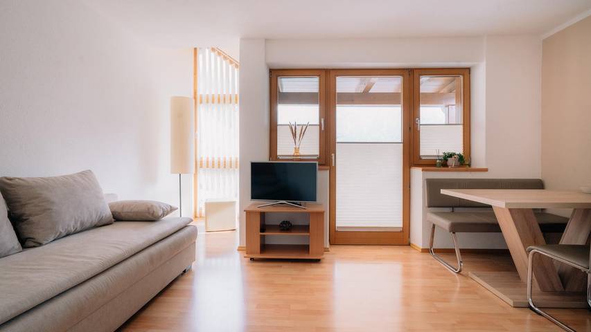 Ferienwohnung für 3 Personen, mit Balkon in Huben - 2