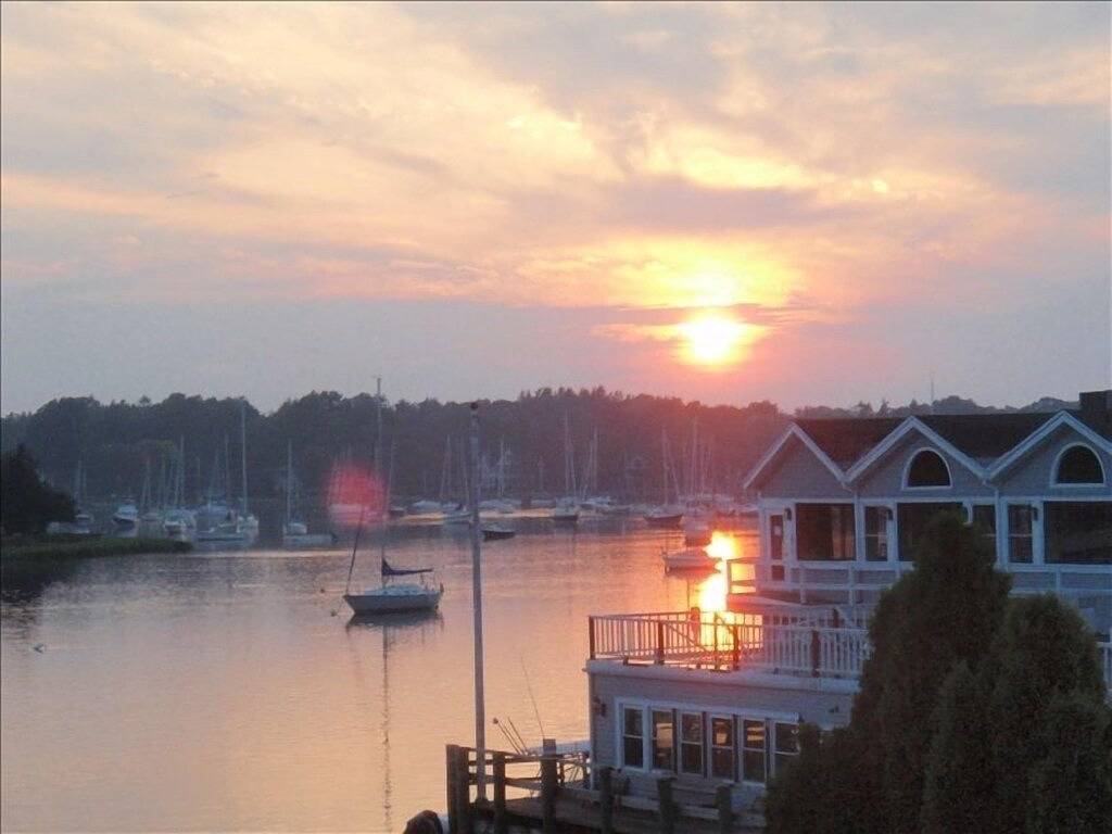 Ganze Wohnung, Fantastische Aussicht im Herzen des historischen Stadtteils Waterfront! Gratis Wifi in Bristol County