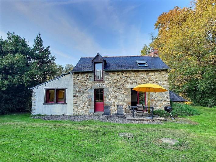 Gîte pour 4 personnes, avec jardin et terrasse à Combourg