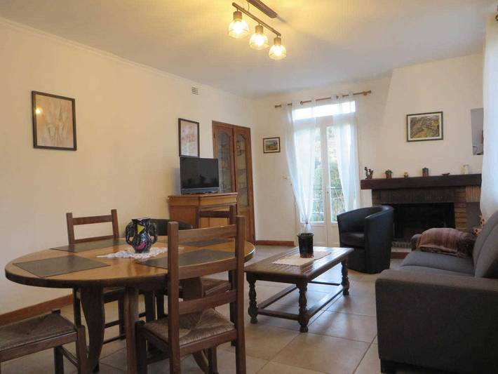 Gîte pour 4 personnes, avec terrasse à Reynès - 2