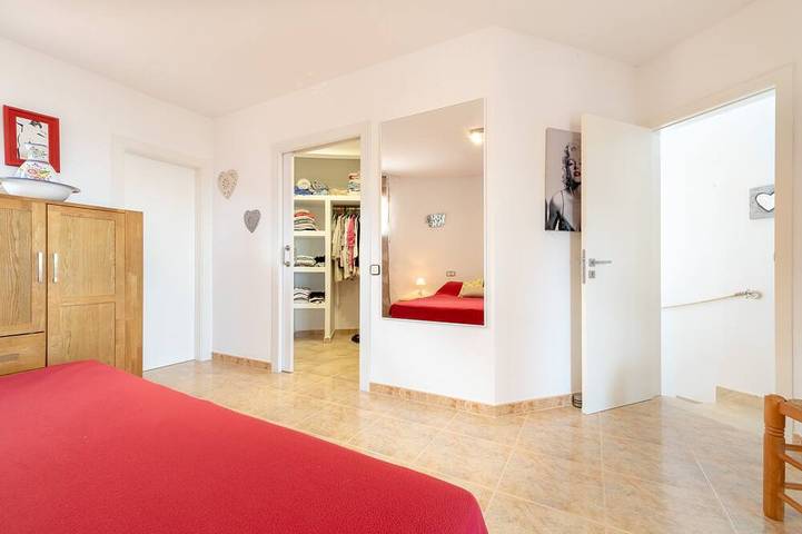 Modern-Mediterranean villa, large pool, sea view, lots of beach, sleeps 10 in Alcalà de Xivert, Costa del Azahar