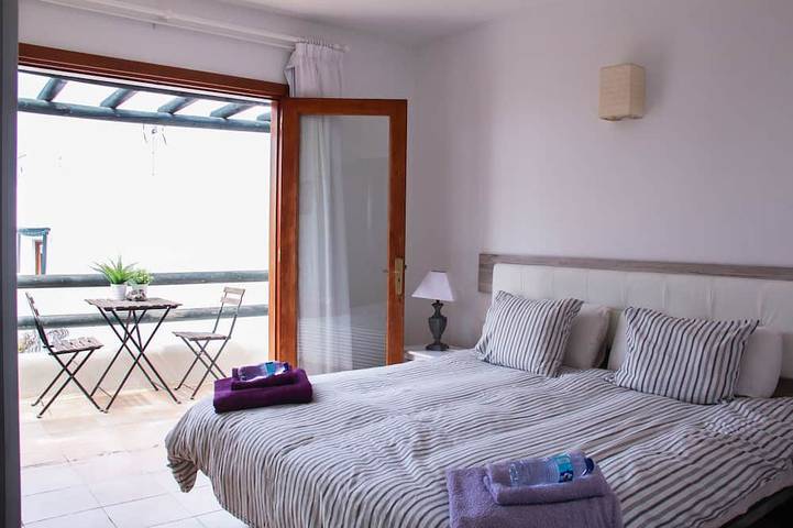 Duplex B13 in einer ruhigen Anlage mit Swimmingpool 150 m vom Meer entfernt in Charco del Palo, Haría