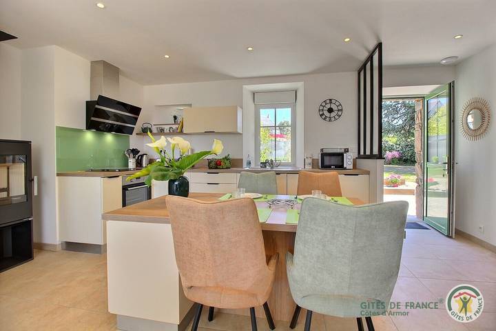 Gîte pour 2 personnes, avec terrasse et jardin, animaux acceptés à Pleubian - 2