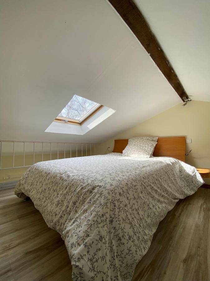 Gîte pour 3 personnes, avec jardin et piscine à Salles-sous-Bois - 3