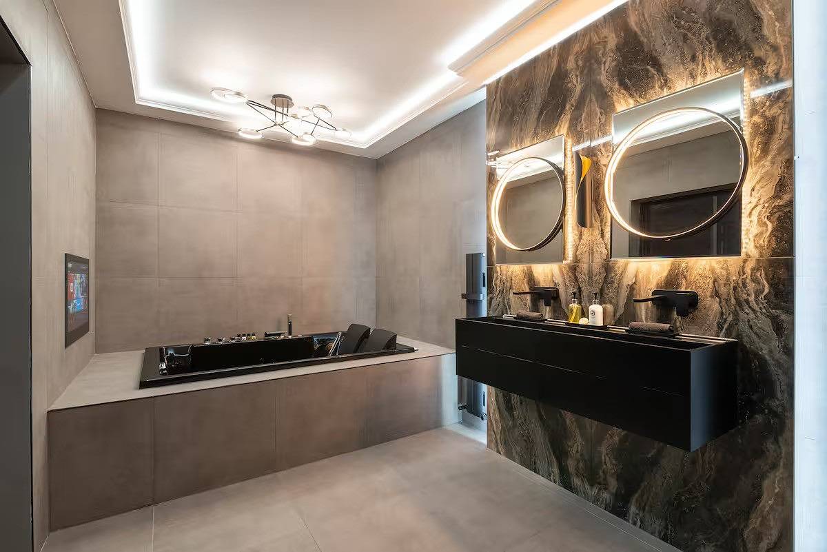 Entire vacation apartment, Near Transport - Hot tub - Fireplace - Sleeps 2 in Edinburgh, Edinburgh and Lothian