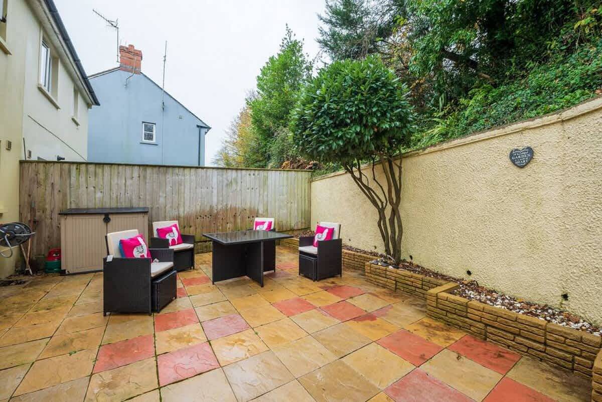 Saundersfoot Coastal Retreat with Patio & Parking in Saundersfoot, Pembrokeshire