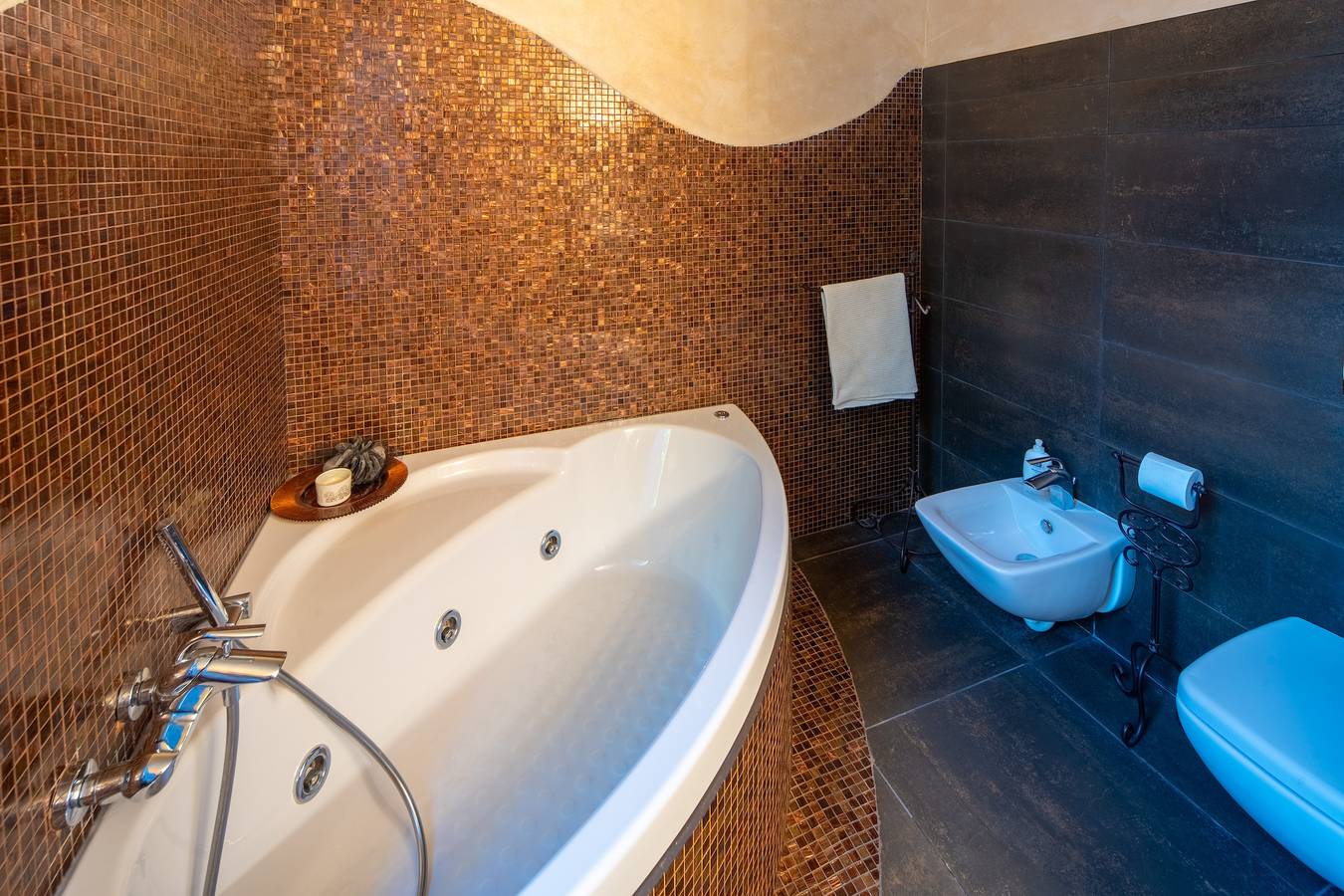 Appartamento intero, Villa D'Autore in Alba, Langhe