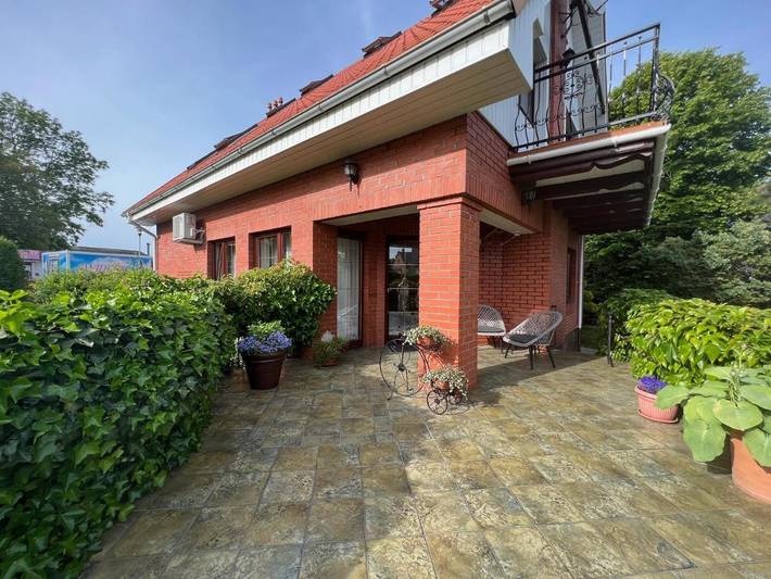 Villa für 8 Personen, mit Sauna und Ausblick sowie Garten