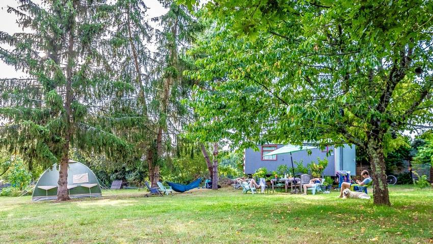 Gîte pour 5 personnes, avec Terrasse ainsi que Jardin et Piscine