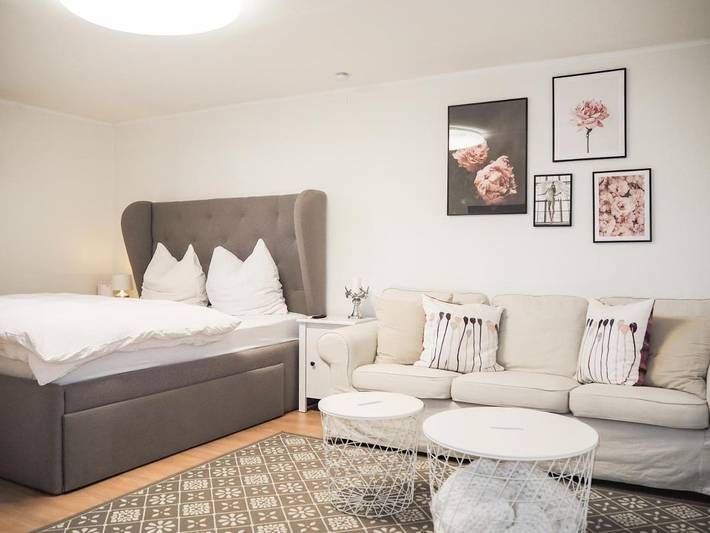 Ferienwohnung für 6 Personen, mit Terrasse und Garten sowie Ausblick in Laatzen