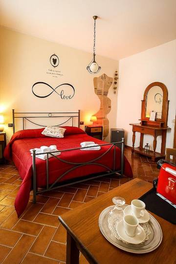 Maison de campagne pour 4 personnes, avec vue ainsi que jardin et piscine à Pitigliano