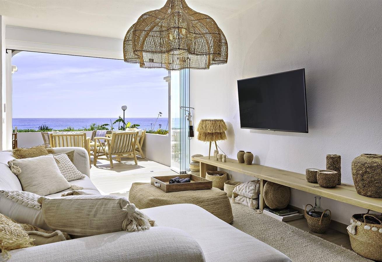 Vakantiehuis 'Casa Cosy Beach' met zeezicht, terras, gedeeld zwembad & Wi-Fi in Alboran Hills, Manilva