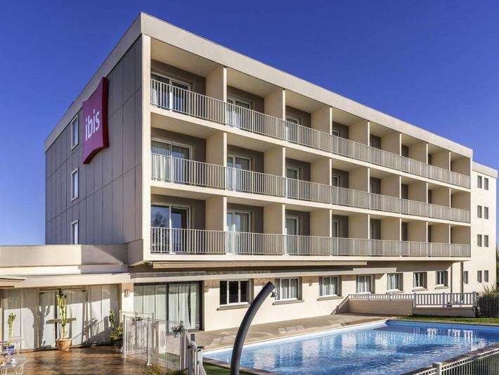 Hôtel pour 2 personnes, avec Terrasse ainsi que Jardin et Piscine à Odos